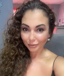 Ellie Reyna Rojas, Real Estate