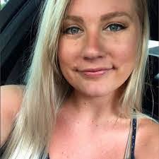 Elizabeth Kue's Instagram, Twitter & Facebook