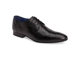 Shows men how to wear the most important dress shoe, the black oxford four different ways. 10 Of The Best Black Dress Shoes Guys Can Buy Right Now