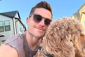 Crumbl Cookies Founder Sawyer Hemsley Publicly Comes Out as Gay: 'It's a  Journey of Growth and Honesty'