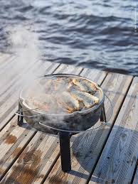 Nyfangad Fisk Grillas Godast Som De Ar Pa Korpon Barbar Kolgrill Kolgrill Ikea Midsommar