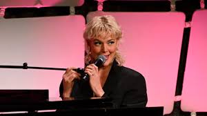 Reneé Rapp au centre d'une controverse! Betty Who accusée de lesbophobie? - Imagen principal del artículo