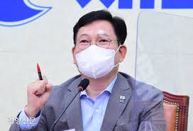 이 서비스는 백신이 폐기되는 양을 최소화하기 위해 도입됐다. ì†¡ì˜ê¸¸ ë°±ì‹  ì 'ì¢… ì˜ˆì•½ ì •ë¶€ ë¯¸í¡í•œ ì  ìžˆì—ˆì§€ë§Œ ê²½í–¥ì‹ ë¬¸