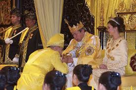 O selangor sultanı , sultan sharafuddin idris shah ve selangor kraliyet ailesinin. Tengku Amir Shah Dimasyhur Raja Muda Selangor