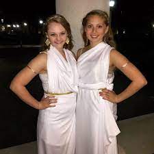 Diy Toga Costume 3 Yards Of White Fabric 2 Yards Of Gold Rope For Your Waist Safety Pins Diy Toga Costume Toga Costume Diy Toga