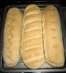 Quella del pane è una ricetta senza tempo ed anche se l'idea di prepararlo in casa sembra qualcosa di difficilmente realizzabile in realtà non è così. Ricetta Pane Fatto In Casa Ideericette