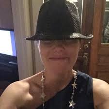 Julie Apple (@realjulieapple)