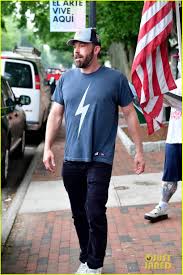 J lo continues on her birthday vacay without ben in portofino, italy. Jennifer Lopez Ben Affleck Go Shopping With Her Kids In The Hamptons Photo 4583798 Ben Affleck Jennifer Lopez Pictures Just Jared