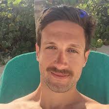 Who thinks I should keep the 'stache..?! 👨🏻