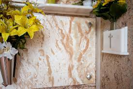 Innanzitutto i portafoto, primo nostro prodotto per arte funeraria. Deca Marmi Arte Funeraria