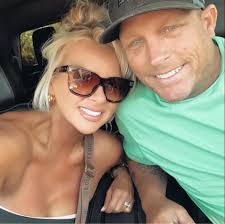 Lea Wilkins's Instagram, Twitter & Facebook