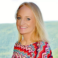 Rosalie Peck's Instagram, Twitter & Facebook