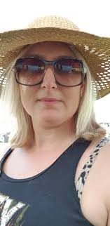 Leanne Booth is fundraising for Cancer Research UK