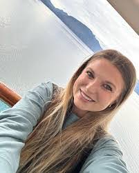 Bailey Grissom's Instagram, Twitter & Facebook