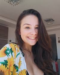 Amanda Elsner's Instagram, Twitter & Facebook