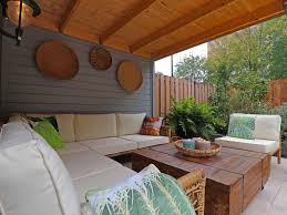 Mediterrane Terrasse Mit Entspanneter Ecklounge Aus Polyrattan Gartenmobel Terrassengestaltung Gartenmobel Lounge Set Lounge Gartenmobel Outdoor Dekorationen