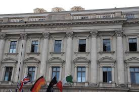 Berliner bank was established on 21st june 1950 in west berlin by the mayor, ernst reuter with the aim of promoting economic recovery of berlin anter ww2. Dresdner Bank Berlin Headquarters Berlin Mitte 1889 Structurae