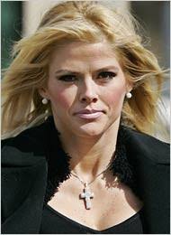 Anna Nicole Smith Is Found Dead in Florida