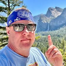 David Ruff (@druffbear) • Threads, Say more