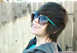 Bright yellow block color carefully placed gives great texture to the hair. Lisasherva S Articles Tagged Cute Emo Boy Hairstyles Page 2 Lisasherva S Blog Skyrock Com