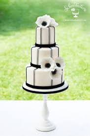 Art Deco Inspiriert Von Josef Hoffmanns Wiener Werkstatte Fasziniert Dieses Design Durch Den Starken Kon Schone Hochzeitstorten Hochzeitstorte Weisse Hochzeit