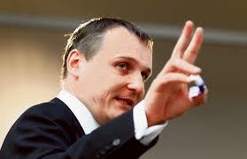 Véčkařům poslaly miliony firmy z Panamy