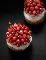 Choux Aux Fraises Des Bois Food Sweet Recipes Sweet Desserts