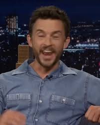 Jonathan Bailey just casually played his own character’s theme