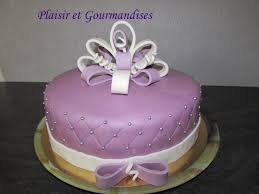 Voici Mon Dernier Gateau En Pate A Sucre En Effet Matelasse A L 39 Interieur 2 Sponges Cake Recette Sur Le Blog Un A La Gateau Brownie Noix Gateau Fondant