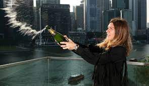 Simona halep muss erstmal pausieren. Dr Simona Halep In Rumanien Mit Ehrendoktorwurde Ausgezeichnet Tennisnet Com