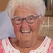 Elaine Barge's Instagram, Twitter & Facebook