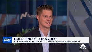 S03 E06: Ian McLernon, Chief Executive Officer of Rémy Cointreau USA