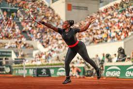 Babolat is a pioneer in the racket sports industry and continues to innovate their products to fit the consumers' needs. Die Besten Tennis Outfits Der Letzten 100 Jahre Vogue Germany
