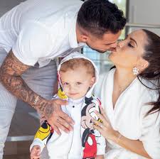 Manon Et Julien Devoilent Enfin Le Prenom De Leur Fille Elle S Appellera En 2020 Julien Tanti Les Marseillais Tele Realite