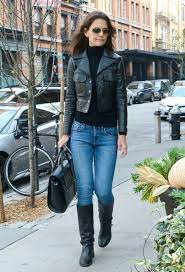 Katie Holmes Photos Photos Katie Holmes Goes For A Walk