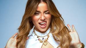 Codi Smith's Instagram, Twitter & Facebook