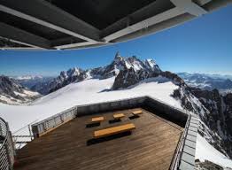 Von malcesine führt die seilbahn monte baldo auf den berg hinauf, die hauptsächlich von wanderern und mountainbikern und auch paraglidern. Skyway Monte Bianco Aostatal