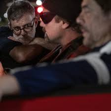 DiCaprio en Penn schitteren in de explosieve chaos van Paul Thomas  Andersons meesterwerk