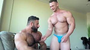 Muscle Hunks in underwear - ThisVid.com