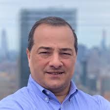 Arek Leoniuk's Instagram, Twitter & Facebook