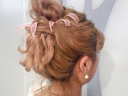 浴衣や水着にぴったりセミロングの簡単お団子ヘアアレンジ山田裕資