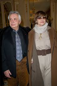 Alors que michel sardou a les honneurs d'un documentaire ce mercredi 22 juillet sur w9, retour sur une période marquante de sa sœur de la célèbre astrologue christine haas, babette donnera quatre ans plus tard un deuxième fils à michel. Michel Sardou Marie A 18 Ans Passionne Toujours Ses 3 Femmes Sa Maladie D Amour