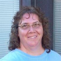 Leann Gomez's Instagram, Twitter & Facebook