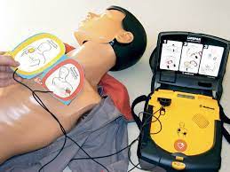 Defibrillation Bei Der Reanimation Erste Hilfe First Aid
