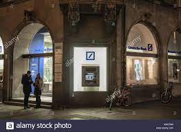 Finden sie das passende finanzprodukt oder lassen sie sich beraten. Logo Deutsche Bank 24 Stockfotografie Alamy