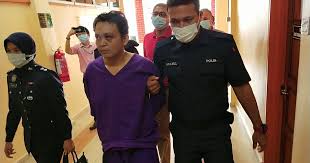 Pelakon dan pengarah, datuk farid kamil ditegur mahkamah majistret di sini, hari ini supaya tidak mengeluarkan sebarang kenyataan berhubung kes jenayah dihadapinya kerana ia sudah berjalan di mahkamah. Ceroboh Istana Mahkamah Majistret Penjarakan Pemandu Lori