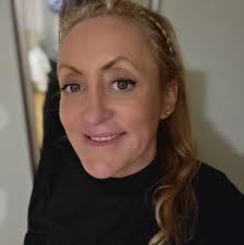 Im there in january. Any good places to go dancing ?, love the underground  dance scene of the 90s. House music etc.