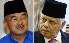 Kesembilan sultan negeri melayu yang dapat dipilih maupun memilih adalah sultan johor, sultan kedah, sultan kelantan, yang dipertuan besar negeri sembilan, sultan pahang, sultan perak, raja perlis, sultan selangor dan sultan terengganu. Ali Rustam Disebut Sebut Ganti Khalil Yaakob Sebagai Yang Di Pertua Negeri Melaka Free Malaysia Today Fmt
