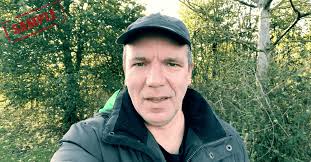 Jules Watkins: TV Producer To Internet Teacher (How He Made $200K+ Within  Two Years)