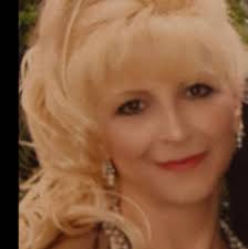 Lamb chops. As you know I love them. Straight in the frying pan Without any  oil just by themselves only add salt, pepper, dried mint